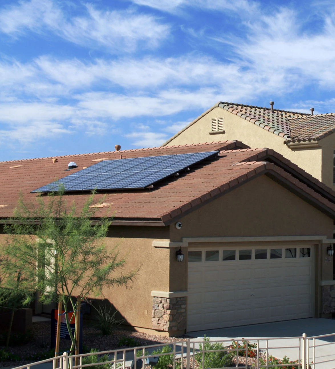 American Solar & Roofing 0660c4_a3fded9949c848a2a26ddd82bae376c4~mv2